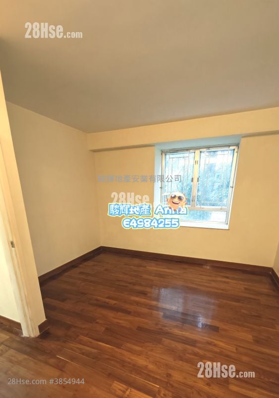 Village Gardens Sell 3 Bedrooms , 2 Bathrooms 762 ft²