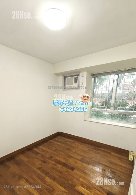 Village Gardens Sell 3 Bedrooms , 2 Bathrooms 762 ft²