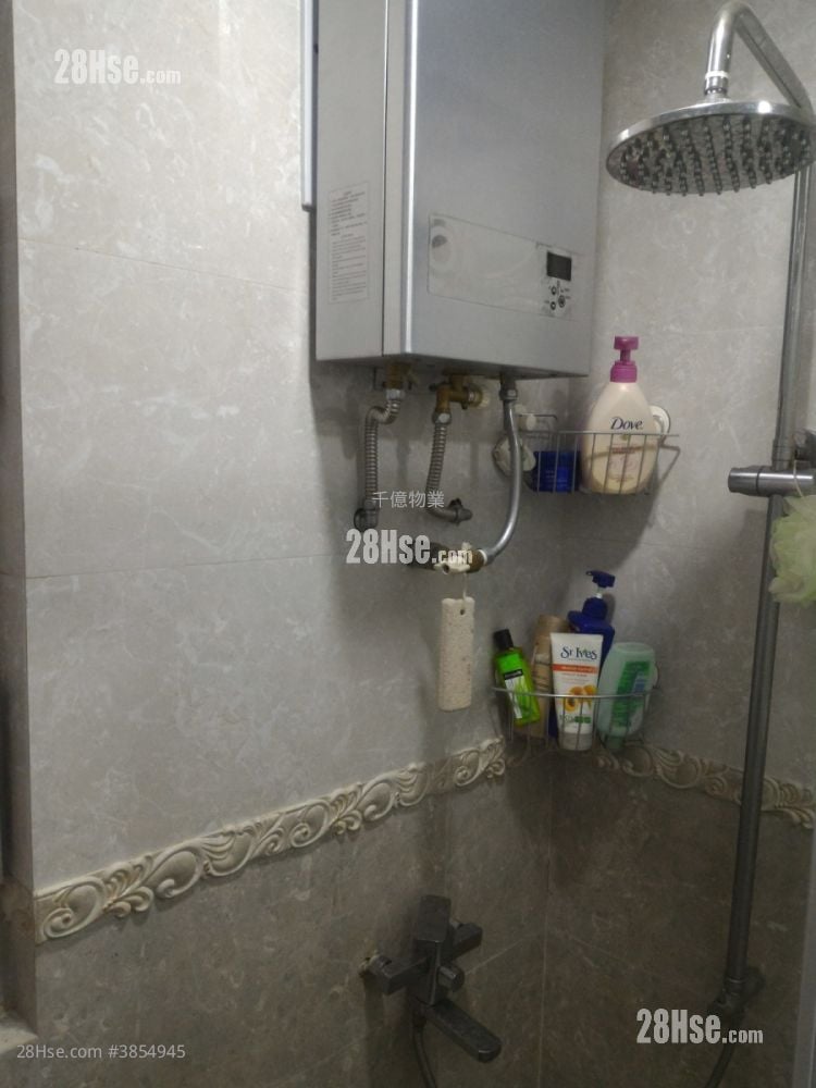 Golden Court Sell 2 Bedrooms 329 ft²