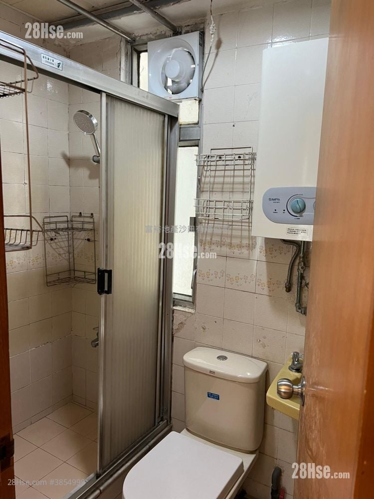 Golden Lion Garden Rental 2 Bedrooms , 1 Bathroom 306 ft²