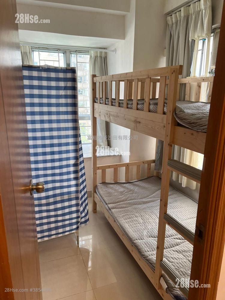 Golden Lion Garden Rental 2 Bedrooms , 1 Bathroom 306 ft²