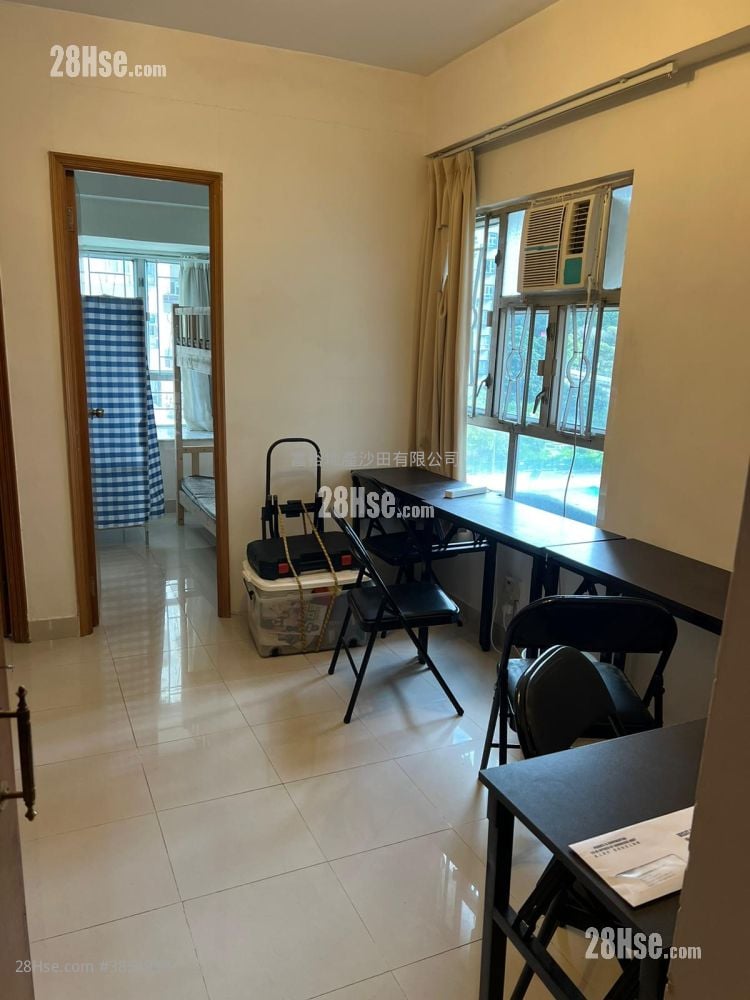 Golden Lion Garden Rental 2 Bedrooms , 1 Bathroom 306 ft²