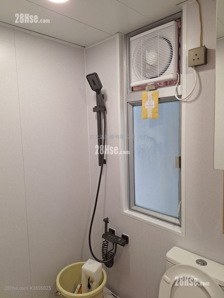 Golden Lion Garden Sell 321 ft²