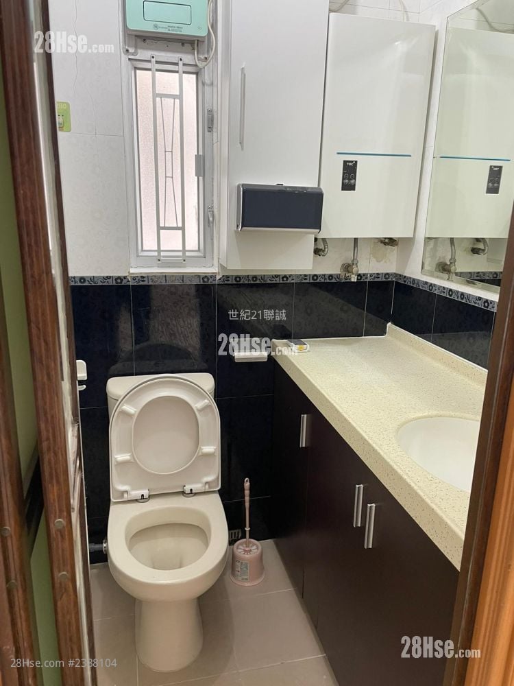 Hiu Lai Court Sell 2 Bedrooms , 1 Bathroom 536 ft²