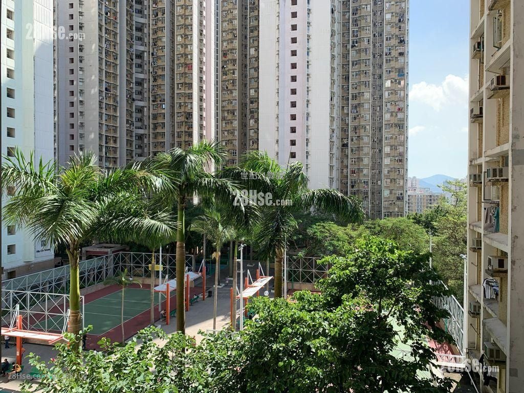 Hiu Lai Court Sell 2 Bedrooms , 1 Bathroom 536 ft²