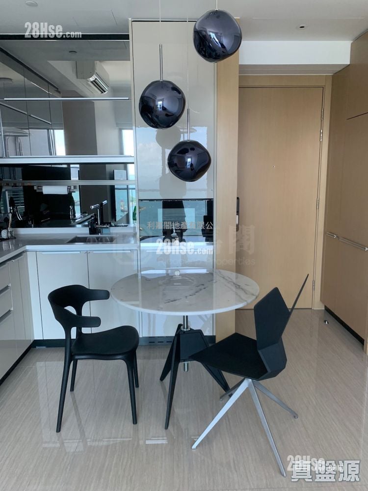 Cullinan West Sell 1 Bedroom , 1 Bathroom 532 ft²