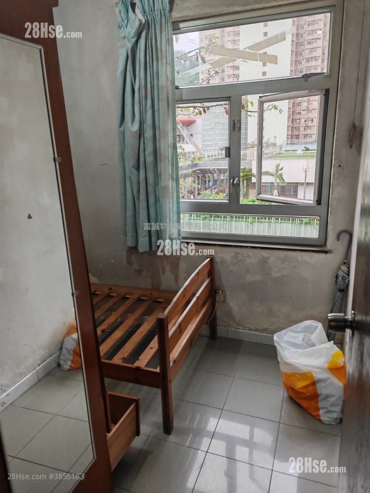 Yau Tong Centre Sell 2 Bedrooms , 1 Bathroom 489 ft²