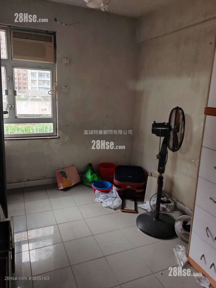 Yau Tong Centre Sell 2 Bedrooms , 1 Bathroom 489 ft²