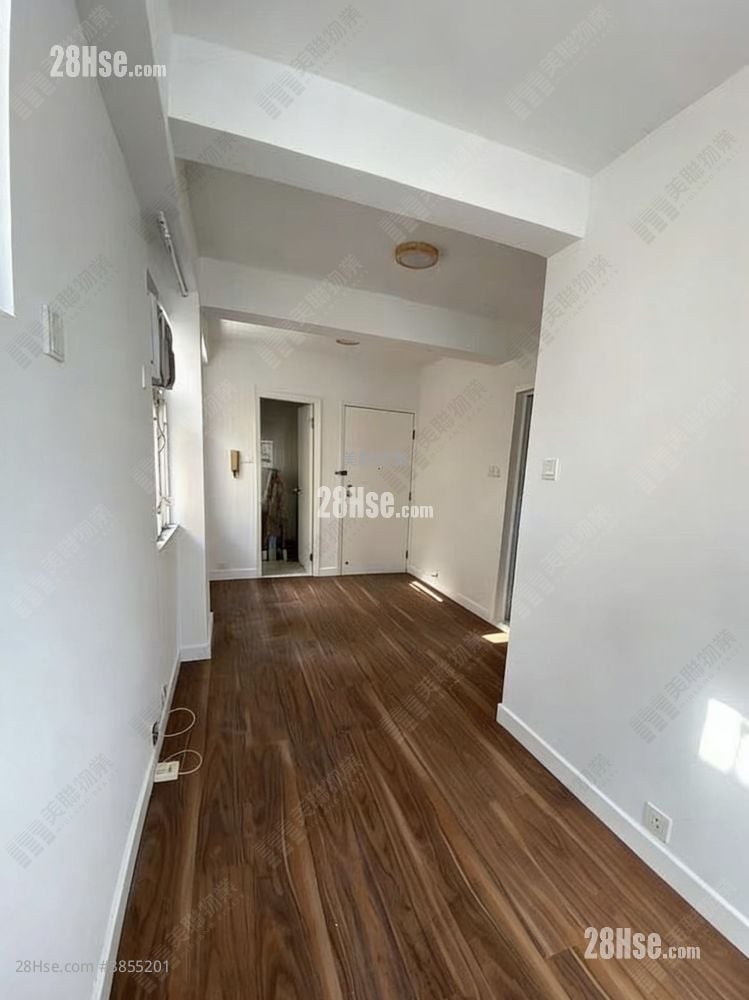 Chuen Fai Centre Sell 1 Bedroom 295 ft²