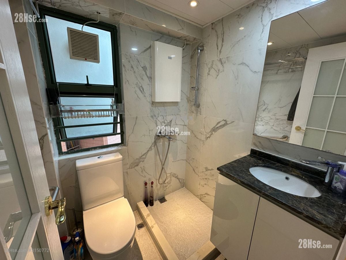 Island Resort Sell 4 Bedrooms , 2 Bathrooms 653 ft²