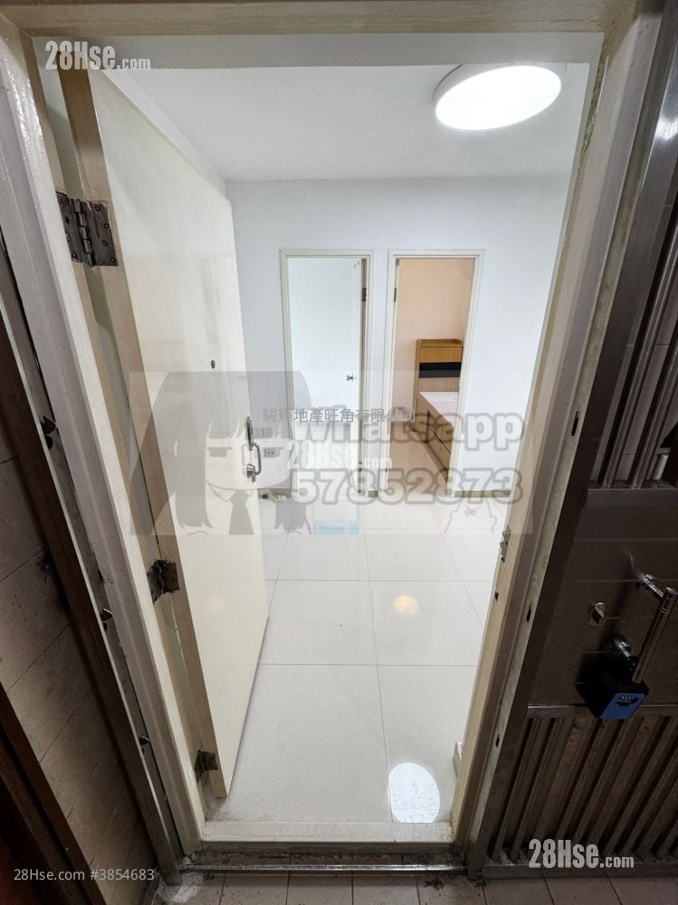 Hayon Building Rental 2 Bedrooms , 1 Bathroom 251 ft²