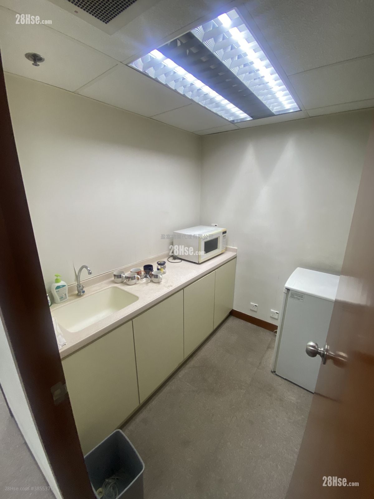 Pacific Trade Centre Rental 5+ Bedrooms , 3 Toilets