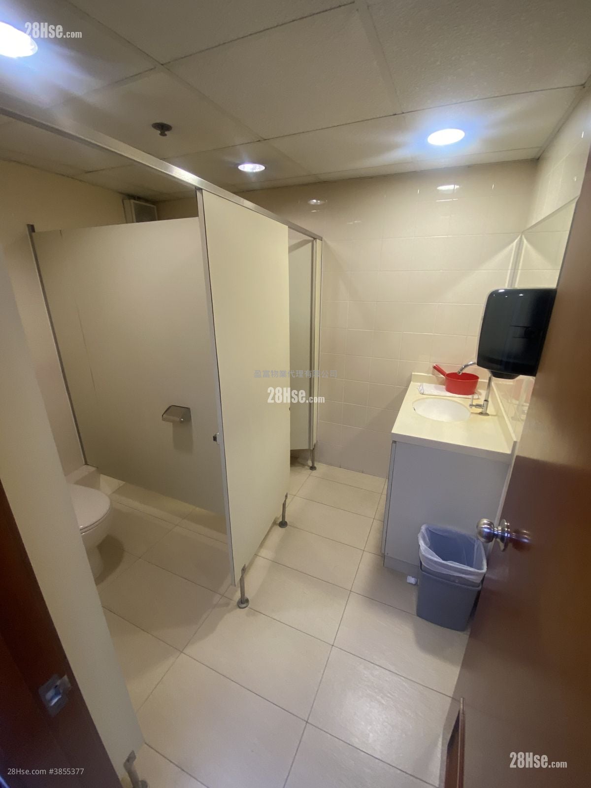 Pacific Trade Centre Rental 5+ Bedrooms , 3 Toilets