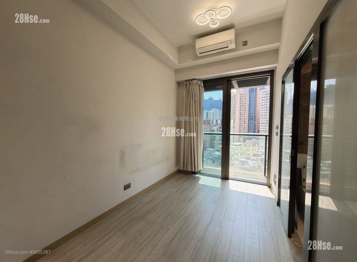 The Vantage Rental Studio , 1 Bathroom 196 ft²