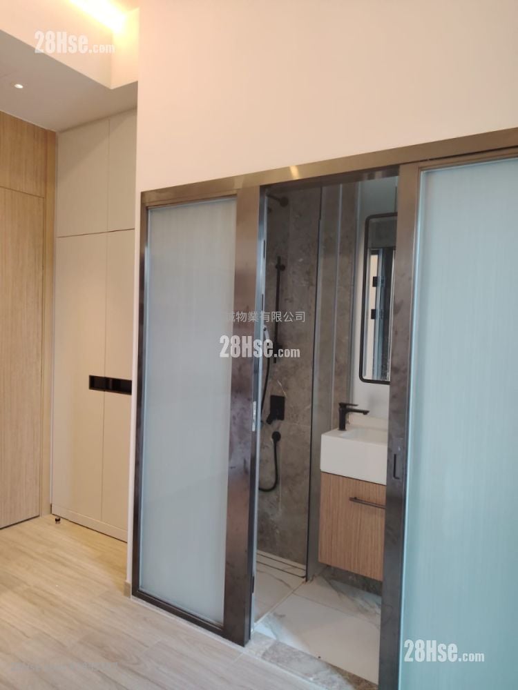 The Vantage Rental Studio , 1 Bathroom 196 ft²