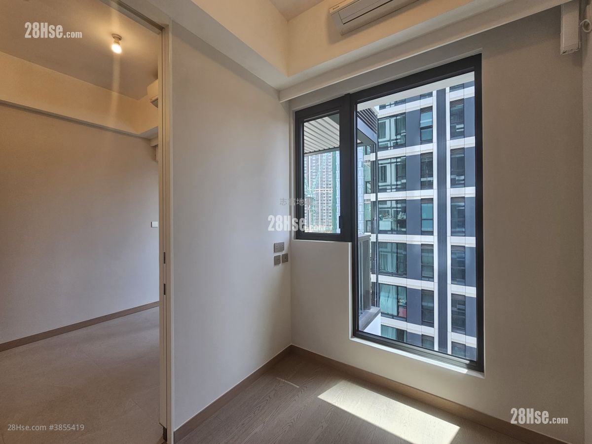 Baker Circle Greenwich Sell 1 Bedroom , 1 Bathroom 265 ft²