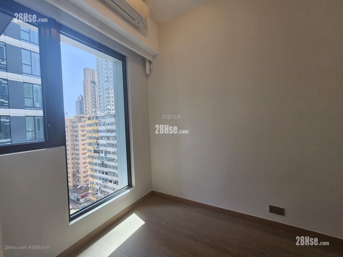Baker Circle Greenwich Sell 1 Bedroom , 1 Bathroom 265 ft²