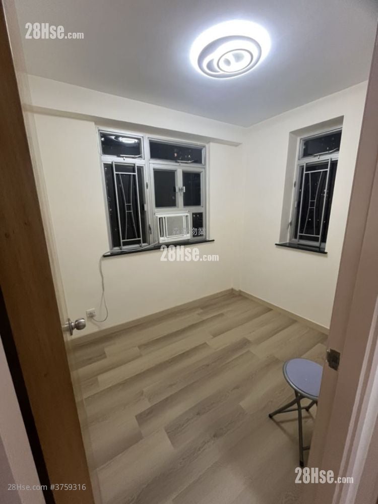 Nan Fung Sun Chuen Sell 2 Bedrooms , 1 Bathroom 391 ft²