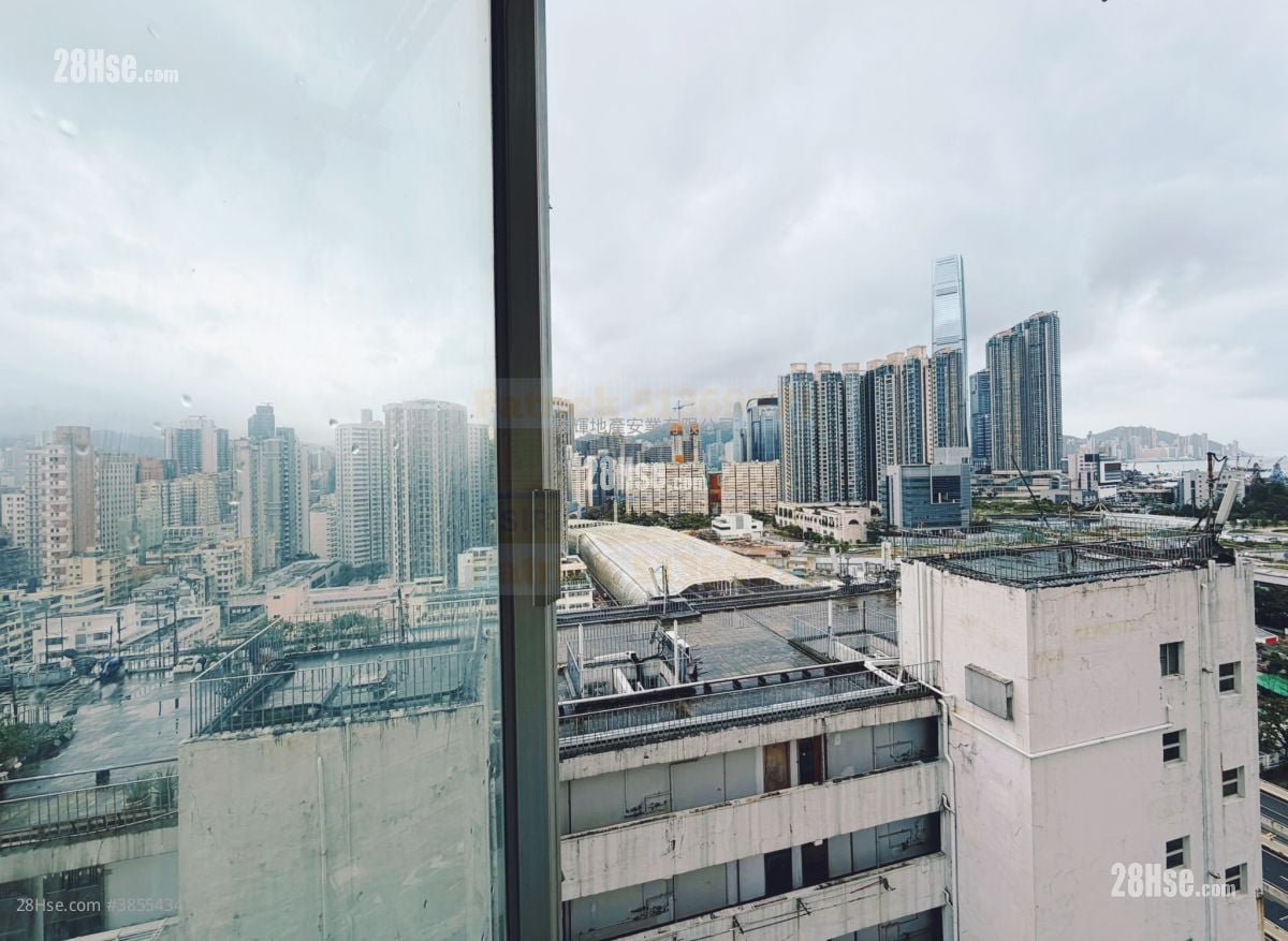 Hayon Building Rental 2 Bedrooms , 1 Bathroom 251 ft²