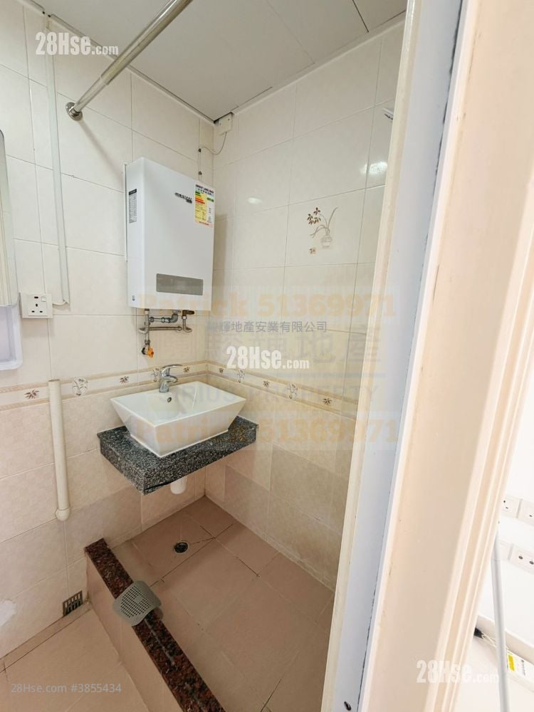 Hayon Building Rental 2 Bedrooms , 1 Bathroom 251 ft²