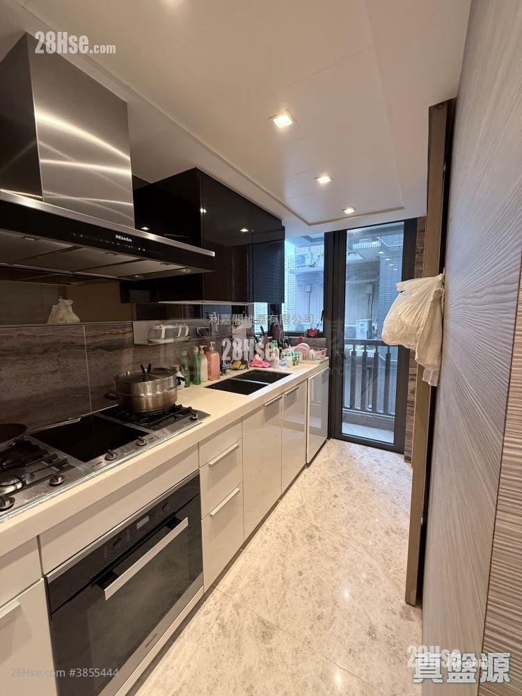 The Wings Sell 4 Bedrooms , 2 Bathrooms 949 ft²