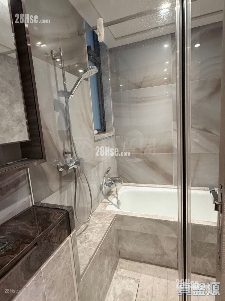 The Wings Sell 4 Bedrooms , 2 Bathrooms 949 ft²
