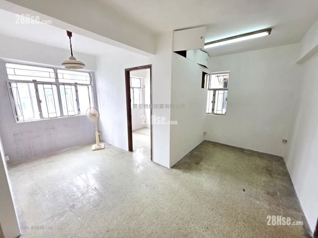 Mai Kei Building Sell 2 Bedrooms , 1 Bathroom 399 ft²