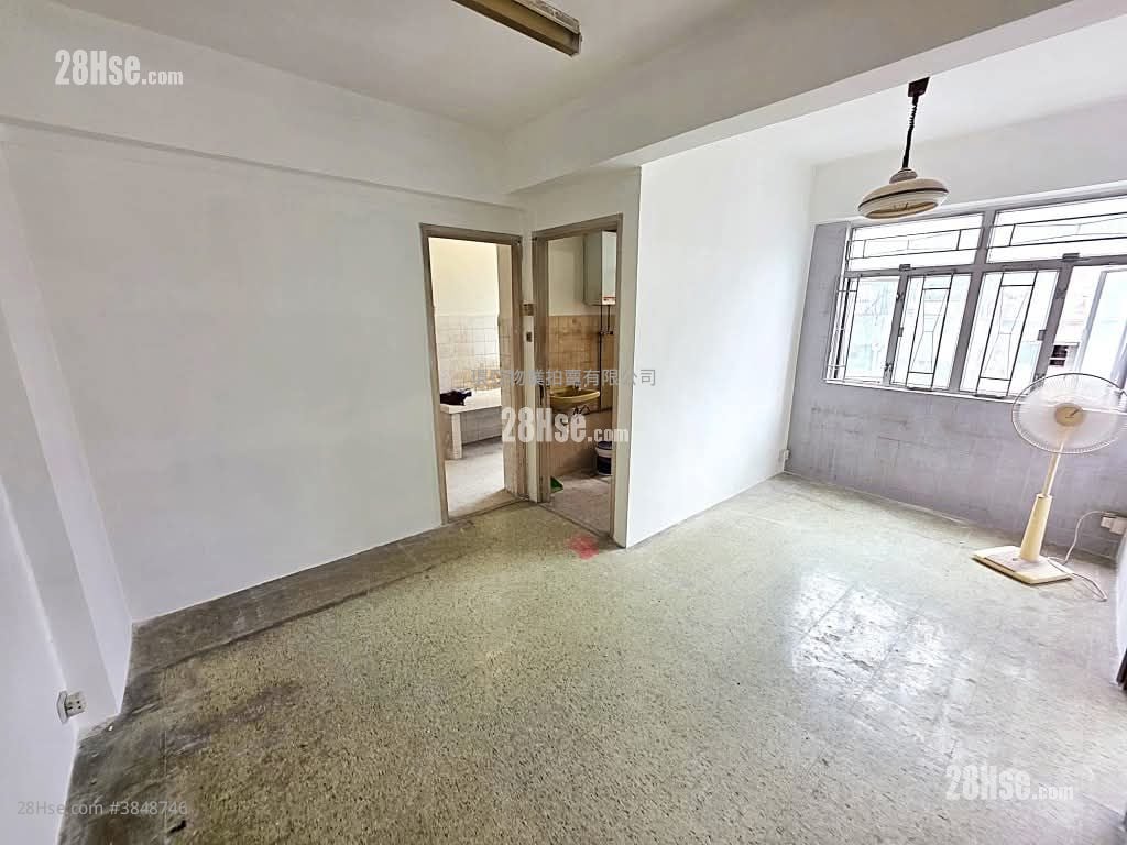 Mai Kei Building Sell 2 Bedrooms , 1 Bathroom 399 ft²
