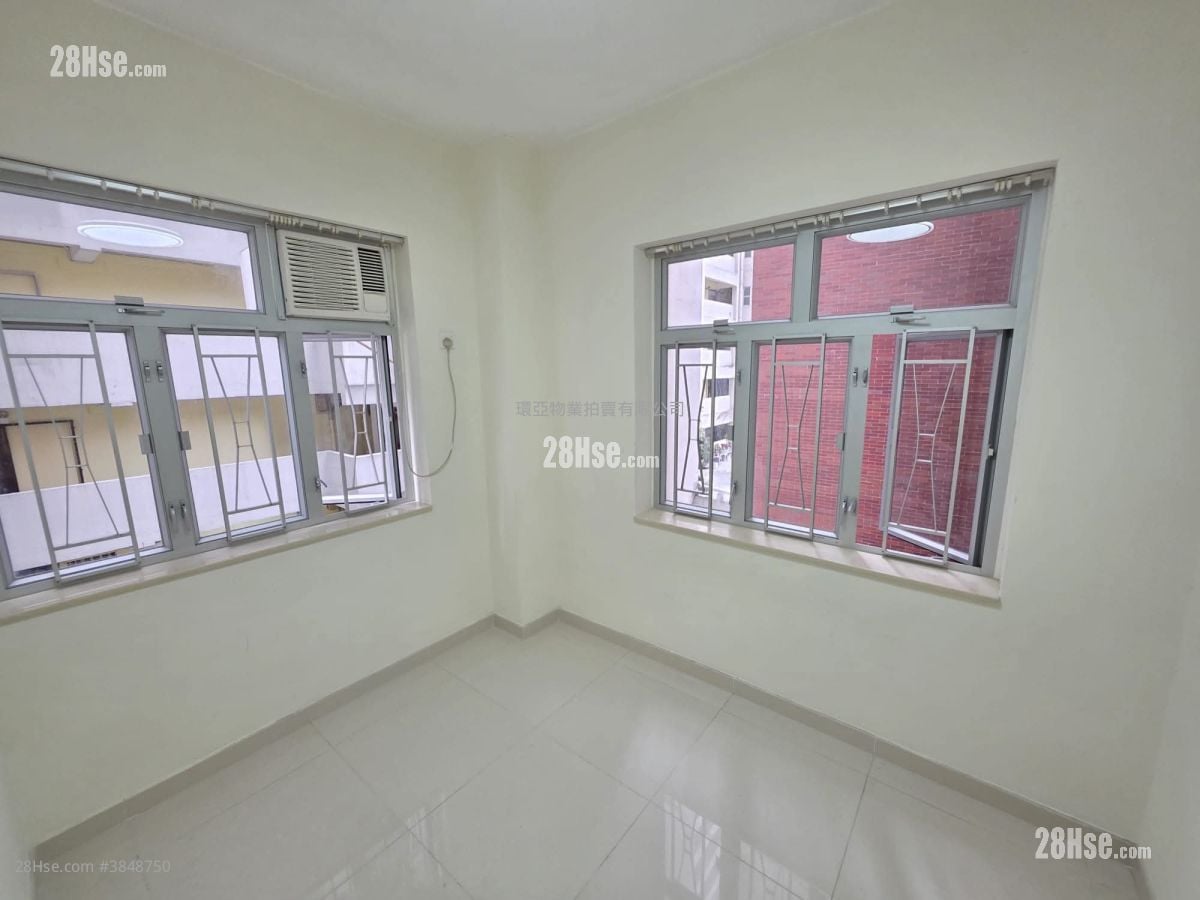 Wah Lok Building Sell 2 Bedrooms , 1 Bathroom 388 ft²