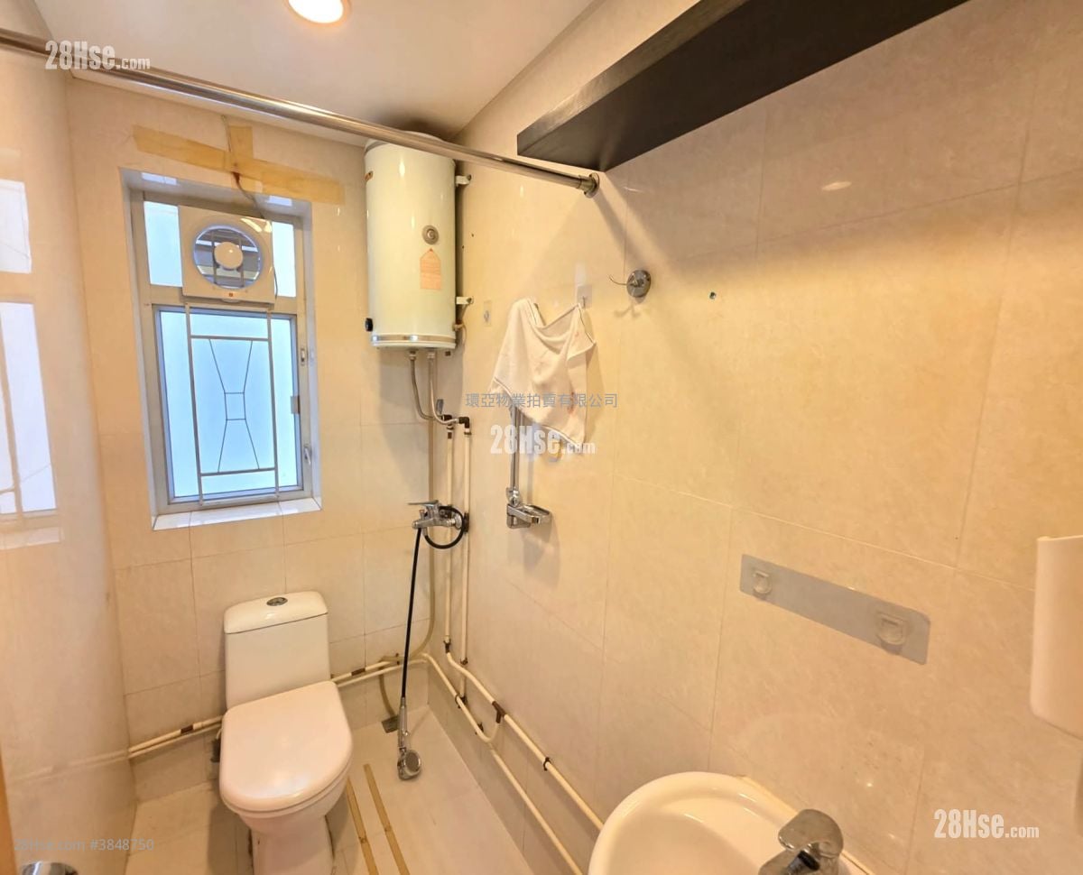 Wah Lok Building Sell 2 Bedrooms , 1 Bathroom 388 ft²