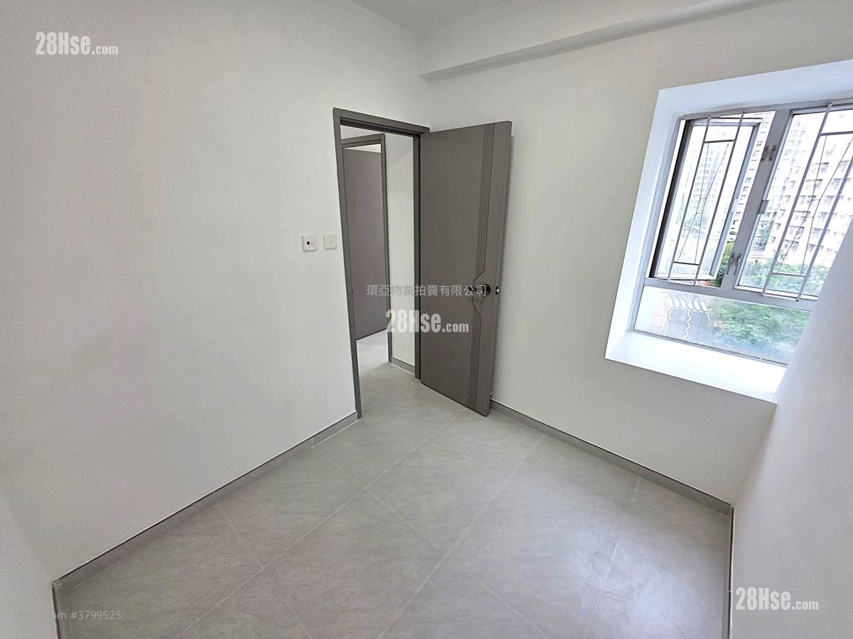 Victory Garden Sell 2 Bedrooms , 1 Bathroom 326 ft²