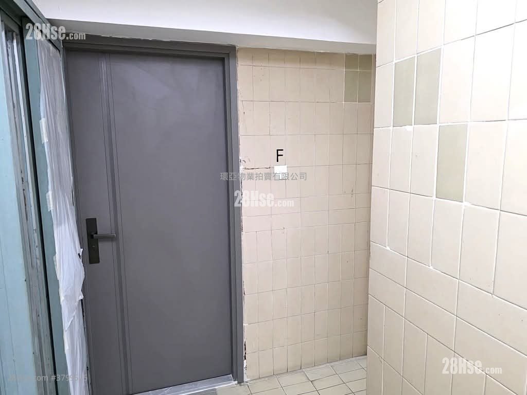 Victory Garden Sell 2 Bedrooms , 1 Bathroom 326 ft²