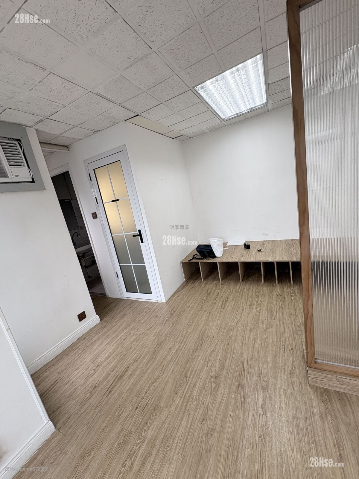 Waterloo Plaza Rental Studio , 1 Toilet