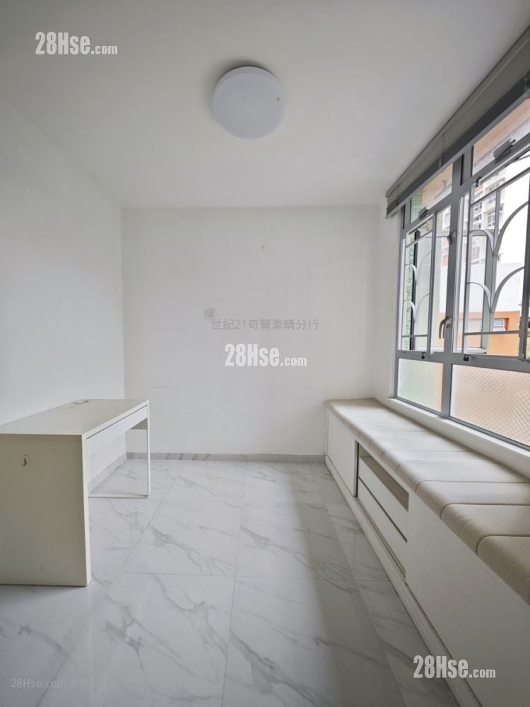 Kwun Hei Court Sell 1 Bathroom 426 ft²