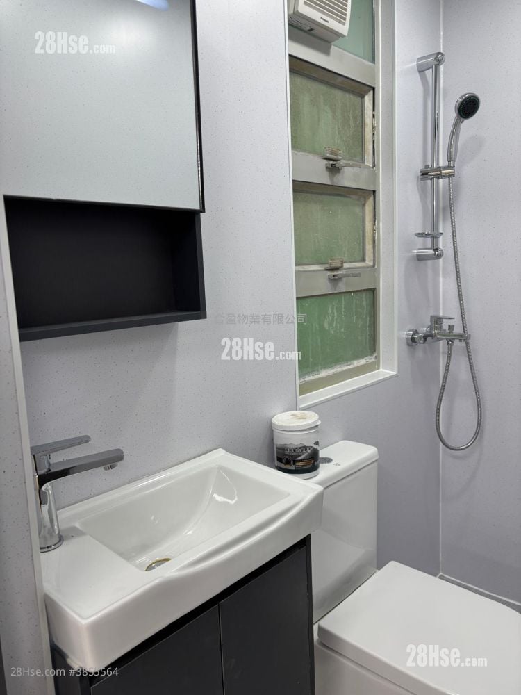 95 Bonham Strand Rental 1 Toilet