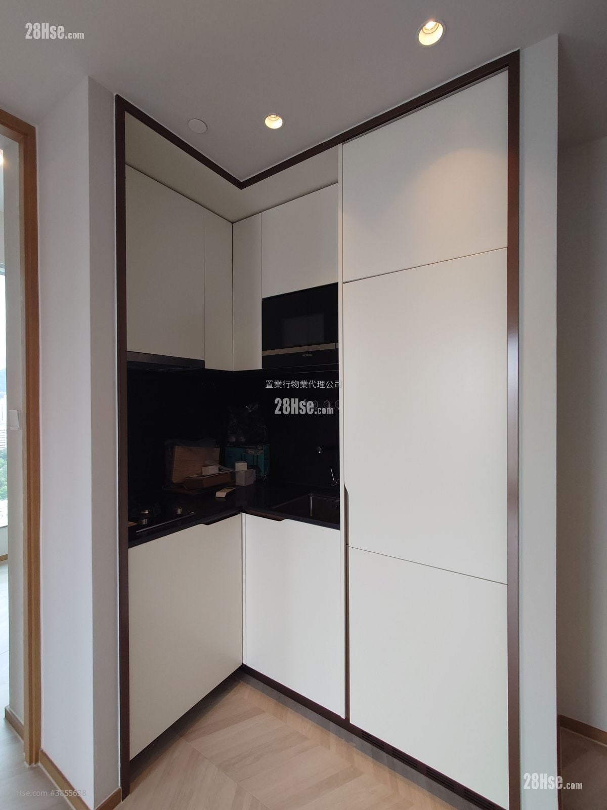 Eight Southpark Rental 2 Bedrooms , 1 Bathroom 349 ft²