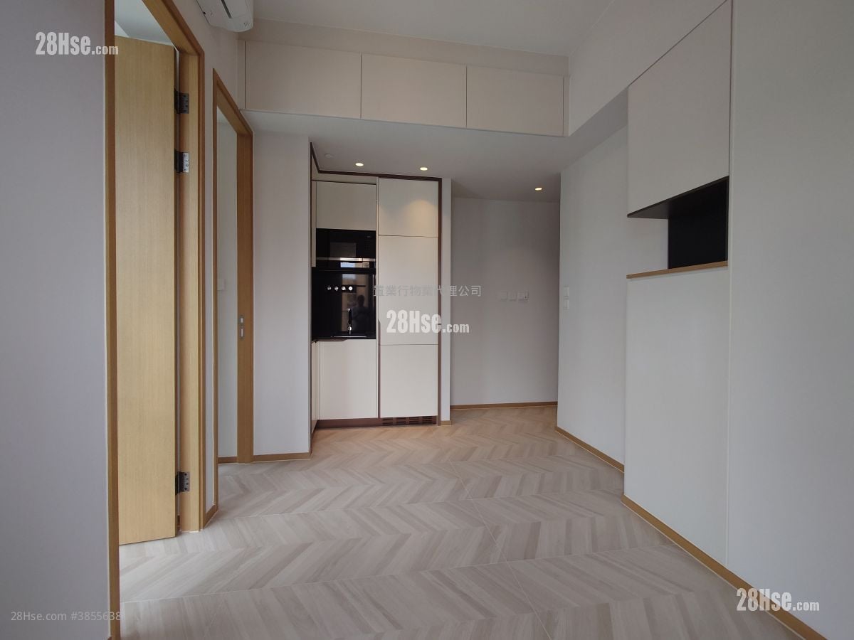 Eight Southpark Rental 2 Bedrooms , 1 Bathroom 349 ft²
