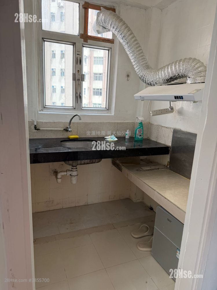 Fung Kam House Rental 1 Bedroom 265 ft²