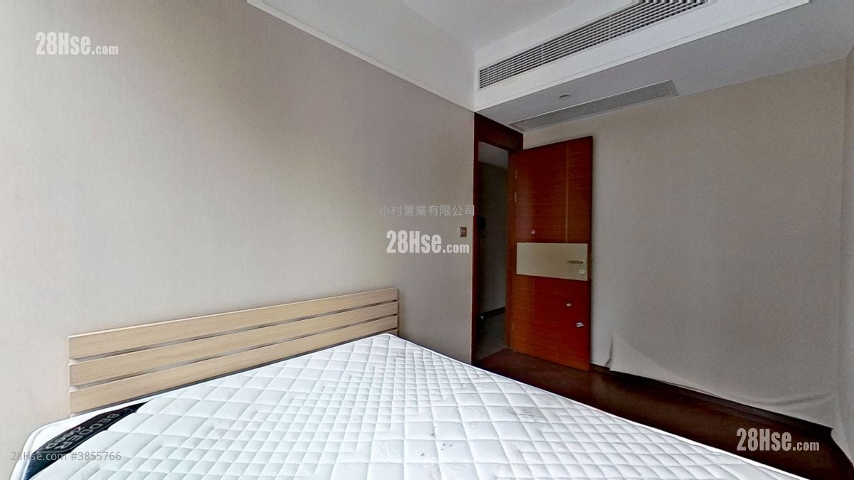 主人房: 睿峰 售盤 1 房 , 1 浴室 325 平方呎