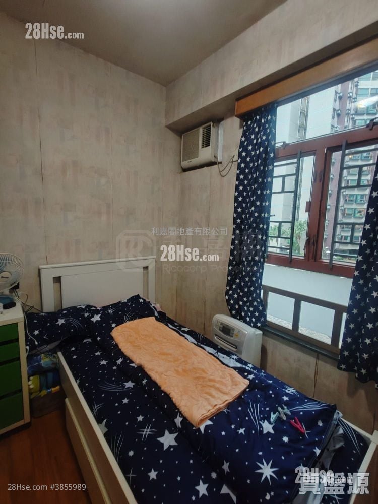蔚翠花园 售盘 3 房 , 2 浴室 716 平方尺