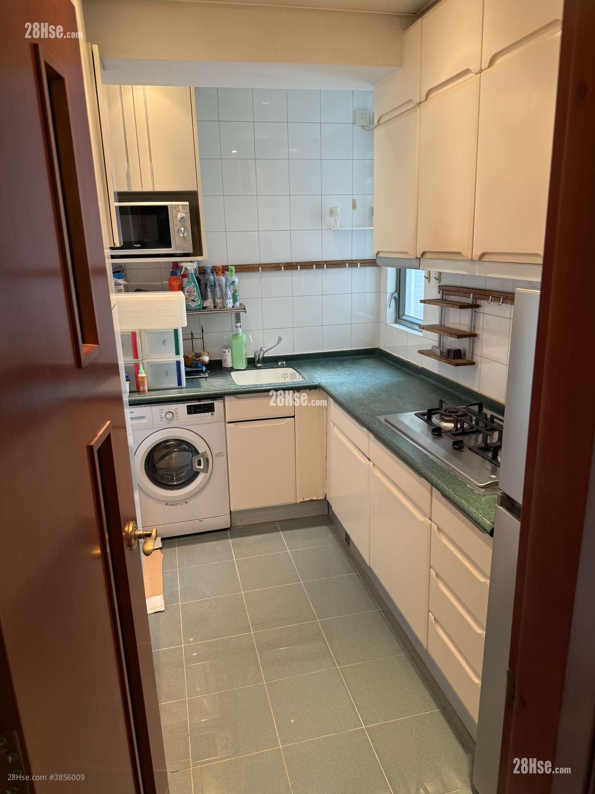 Tung Chung Crescent Sell 2 Bedrooms 527 ft²
