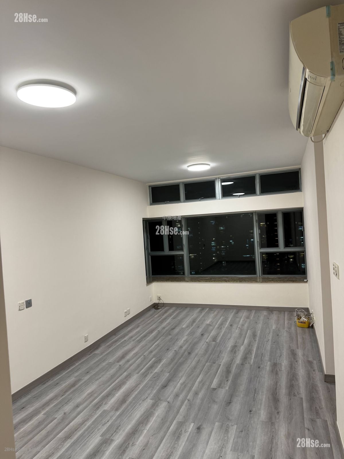 Tung Chung Crescent Sell 2 Bedrooms 527 ft²