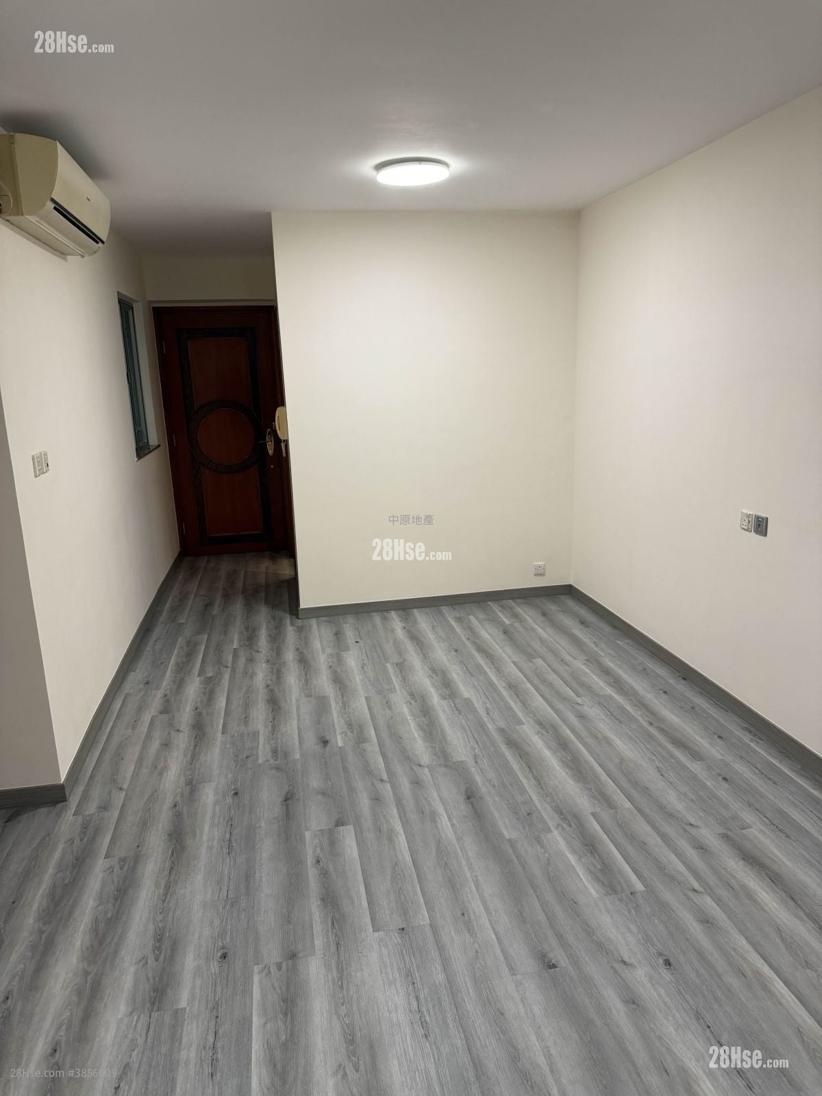 Tung Chung Crescent Sell 2 Bedrooms 527 ft²
