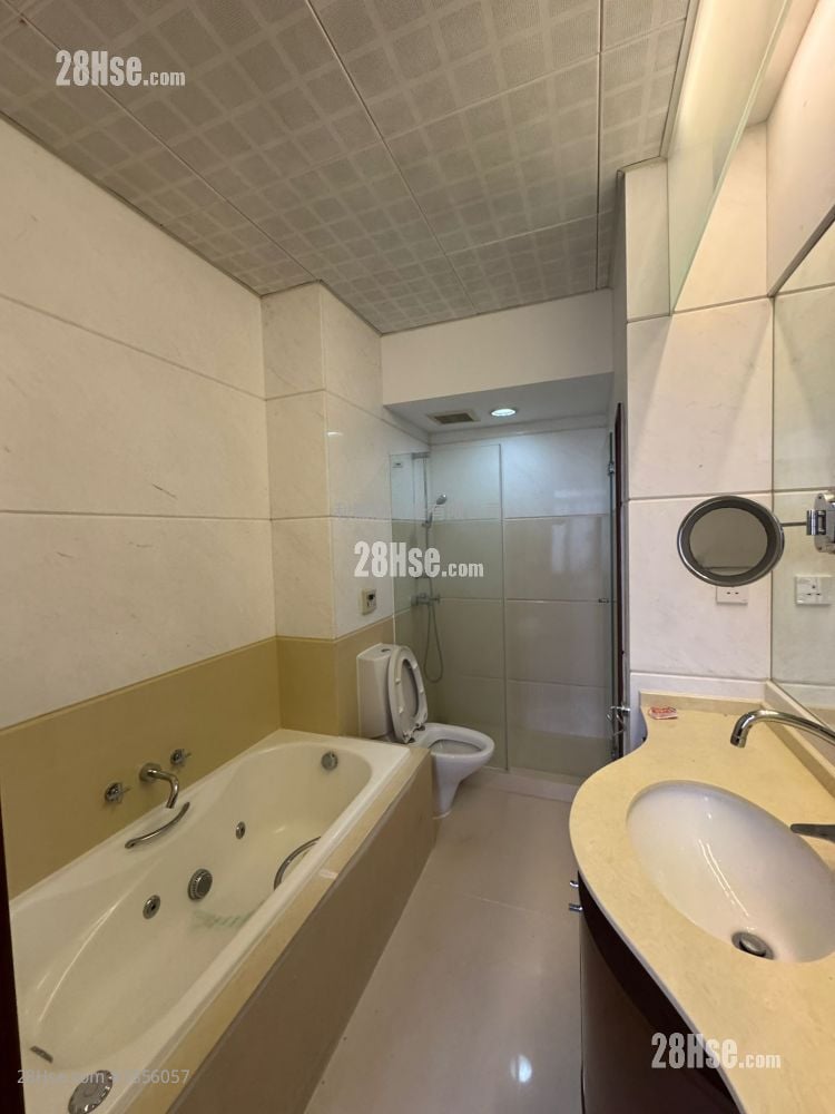 Lift Villa Sell 4 Bedrooms 1,966 ft²