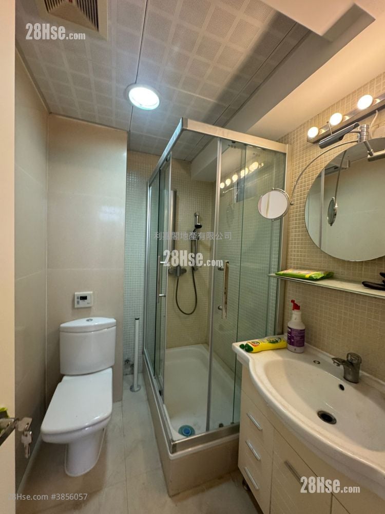 Lift Villa Sell 4 Bedrooms 1,966 ft²