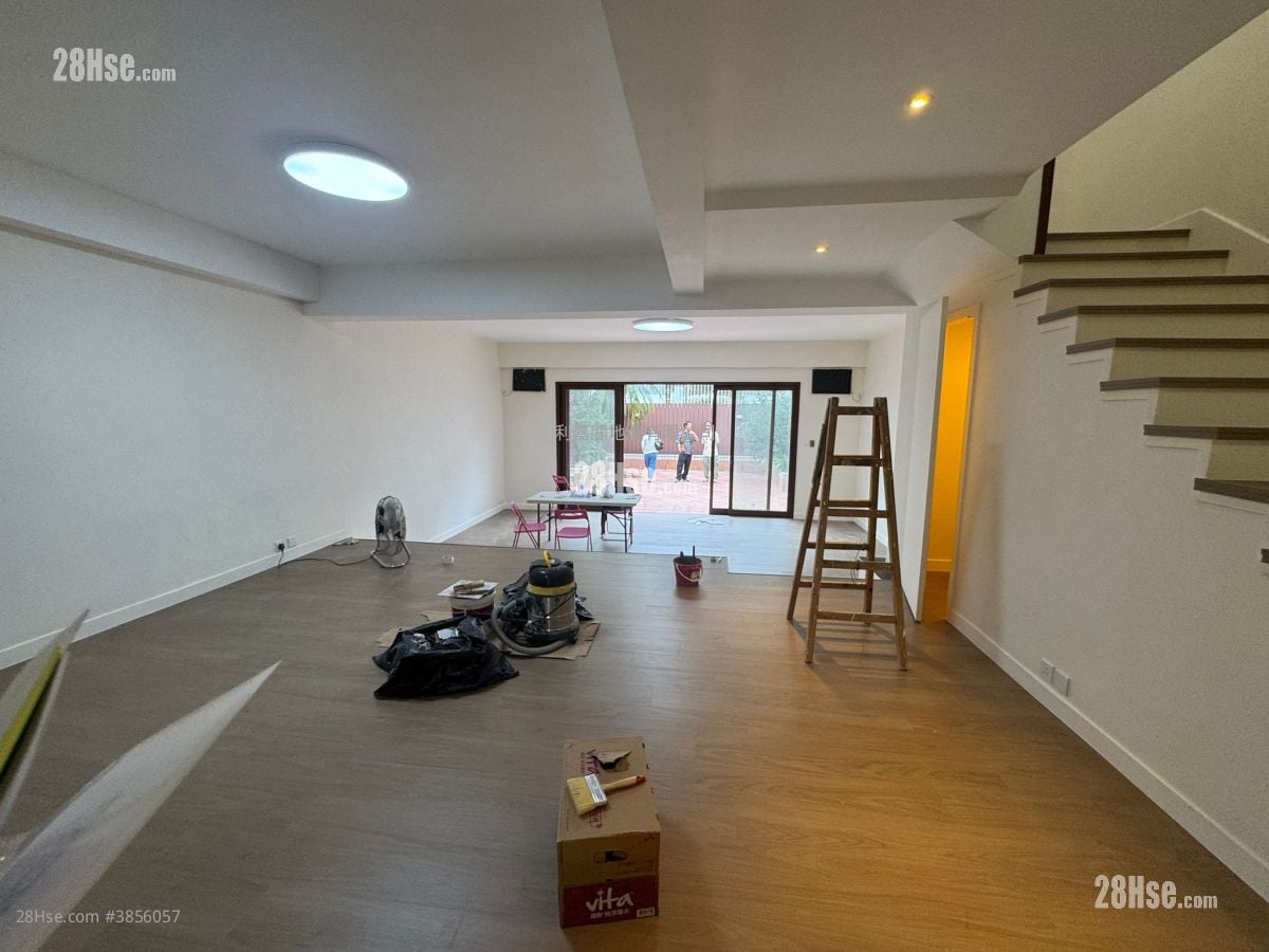 Lift Villa Sell 4 Bedrooms 1,966 ft²