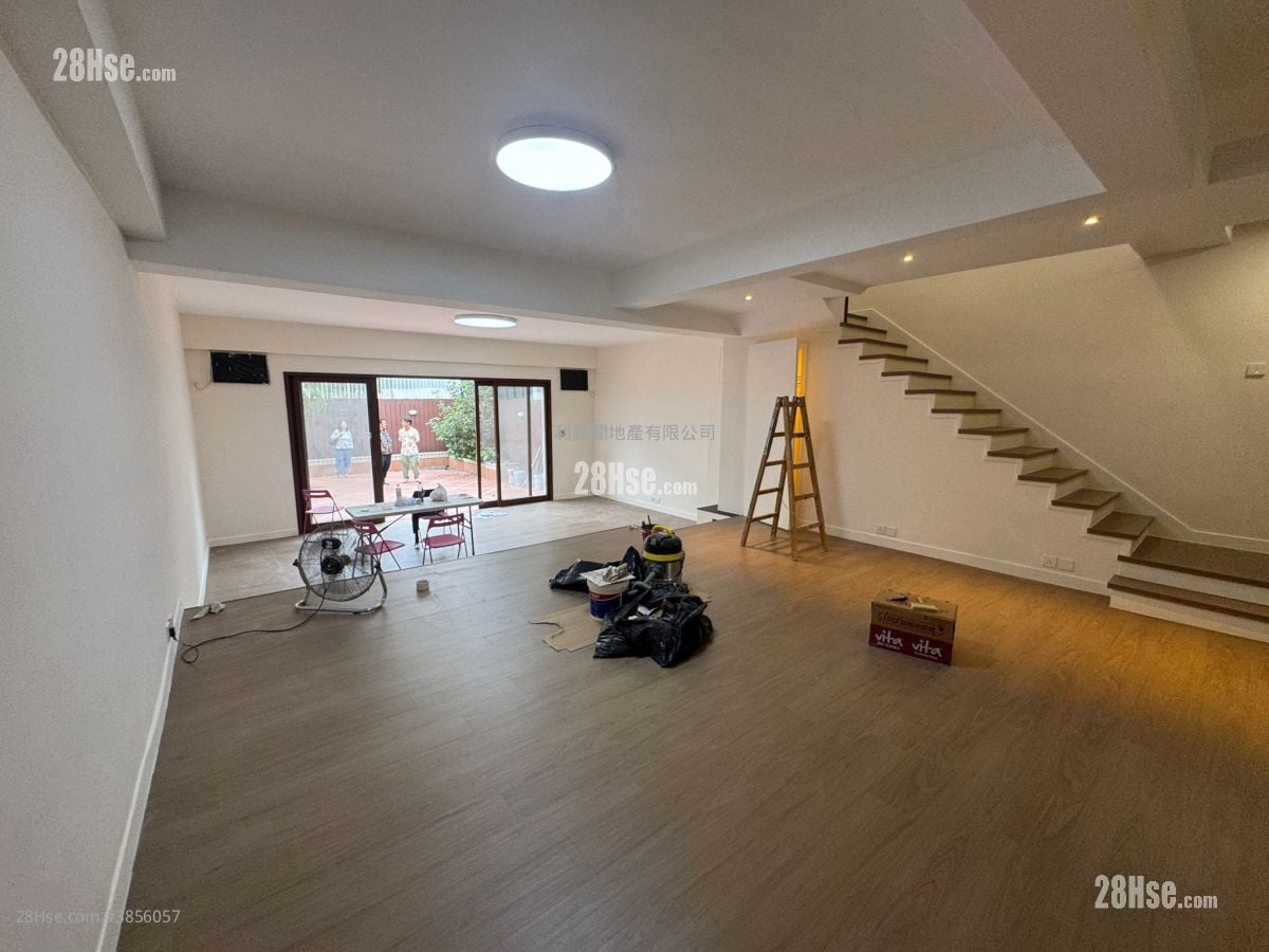 Lift Villa Sell 4 Bedrooms 1,966 ft²