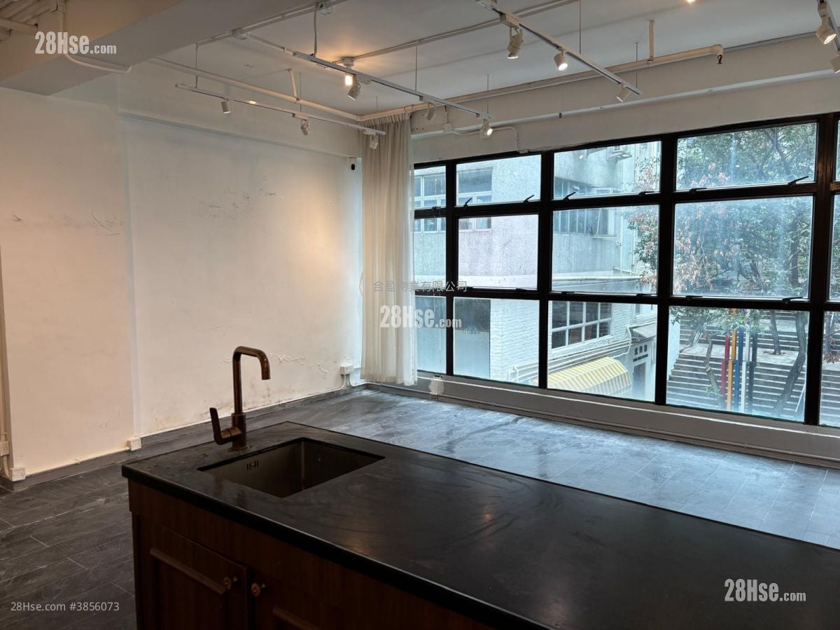 Gough Plaza Rental Studio , 1 Toilet