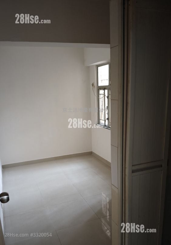 Hing Wan House Sell 4 Bedrooms , 4 Bathrooms 449 ft²