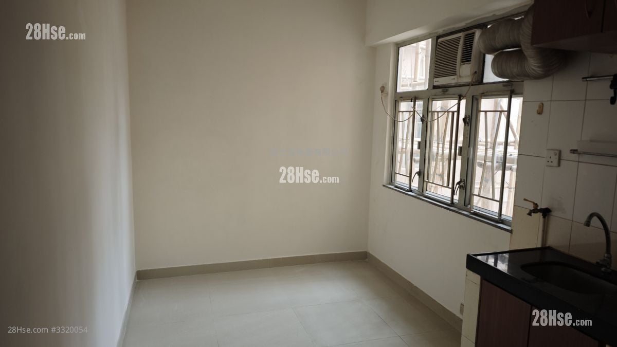 Hing Wan House Sell 4 Bedrooms , 4 Bathrooms 449 ft²